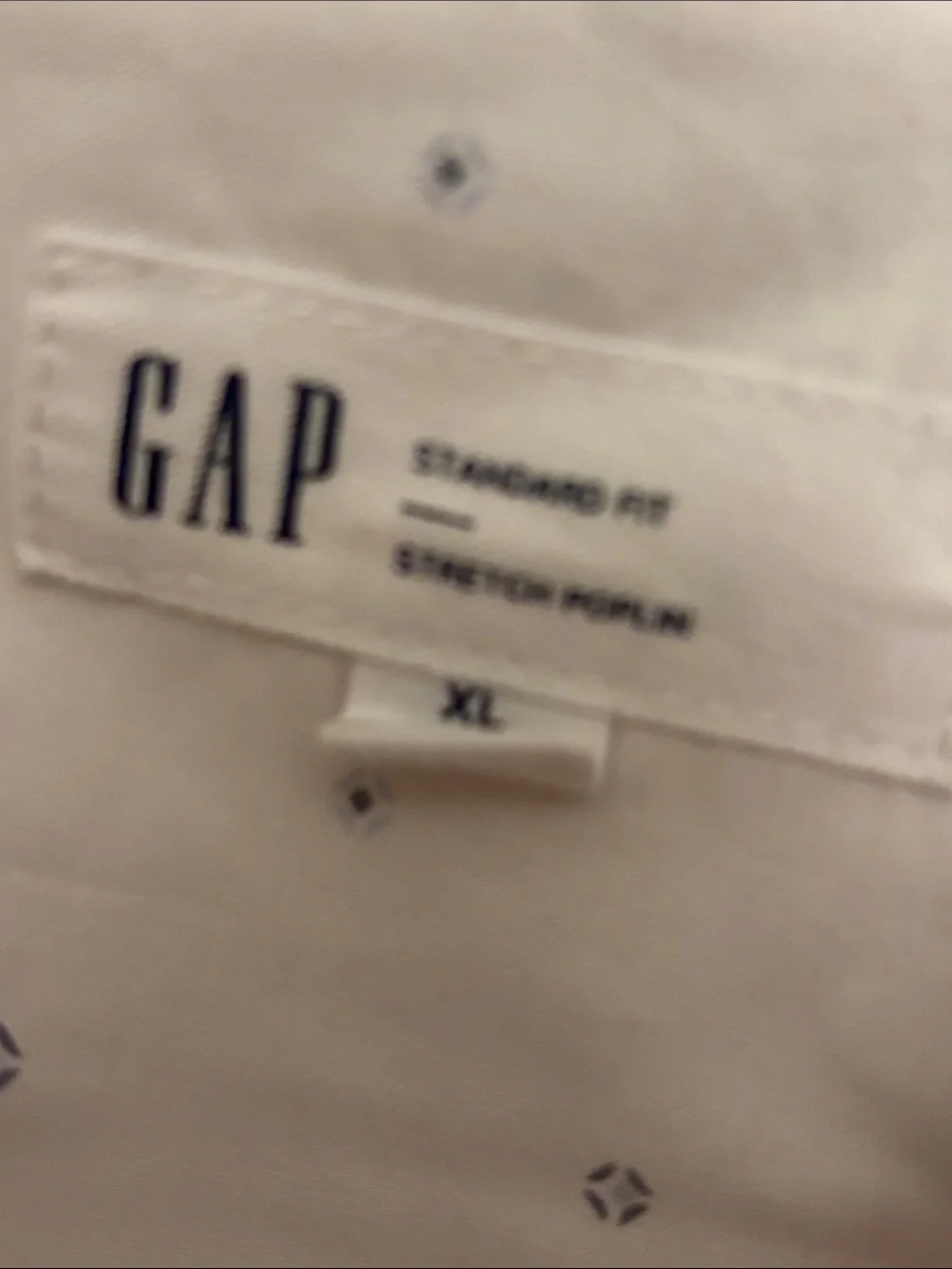 GAP White Long-Sleeve Button-Up Shirt with Small Navy Dot Pattern